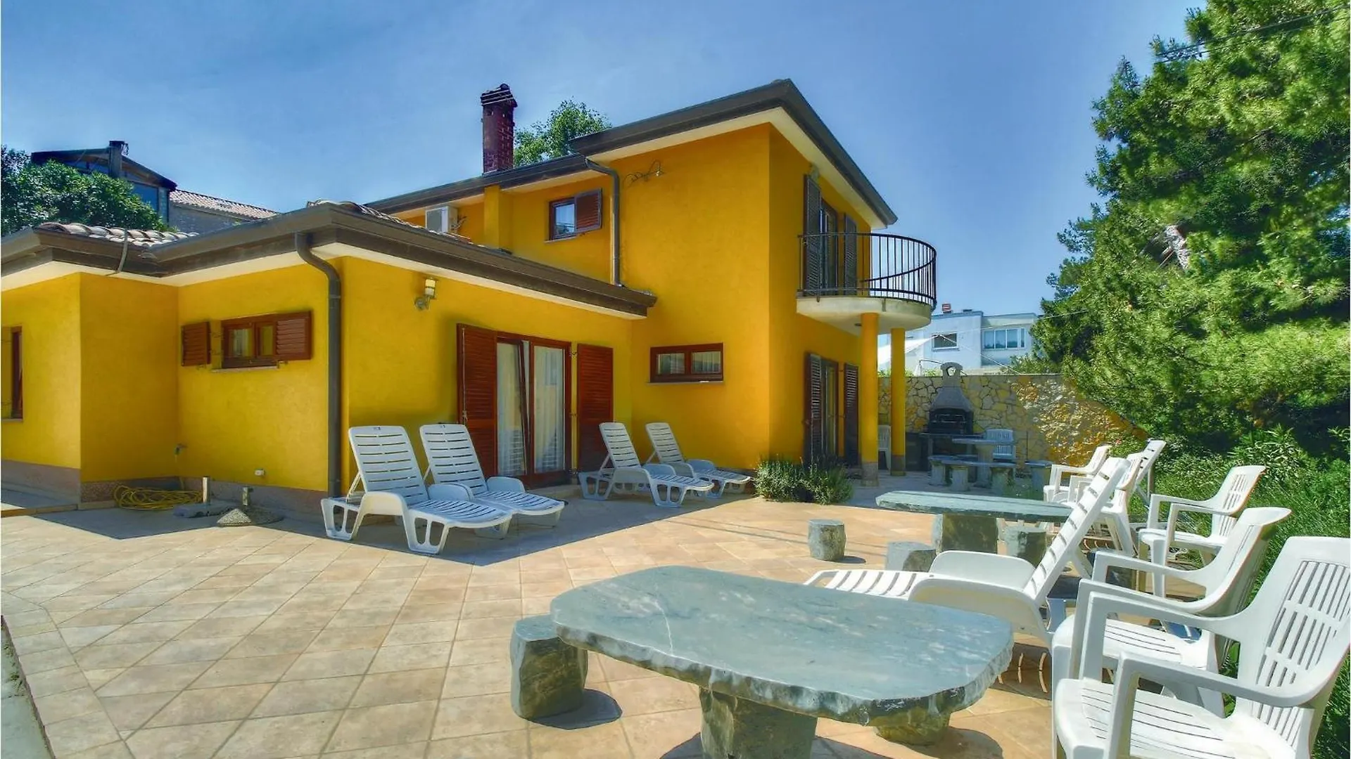 3 Bedroom Gorgeous Home In Buje 0*,